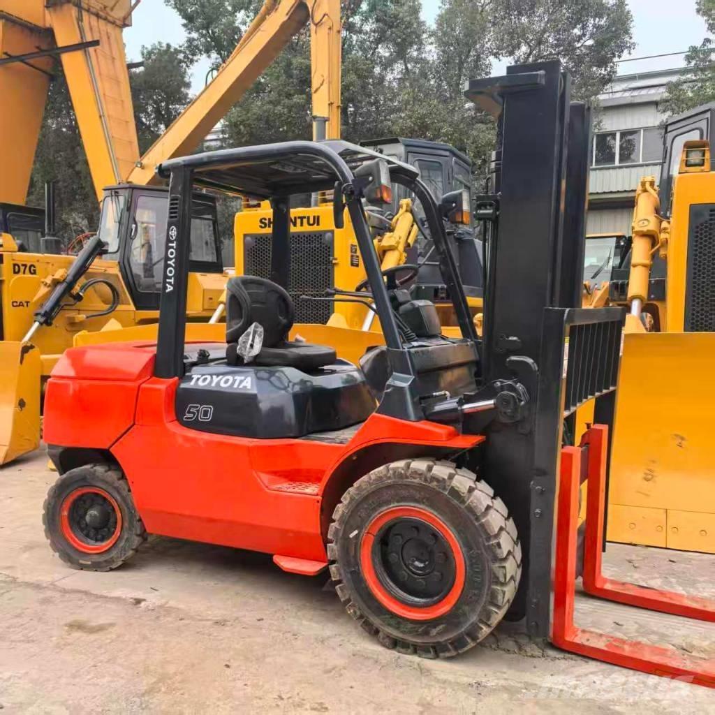 Toyota 7FD50 شاحنات الديزل