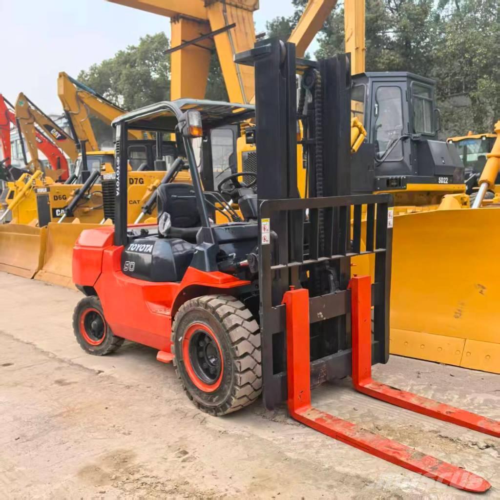 Toyota 7FD50 شاحنات الديزل