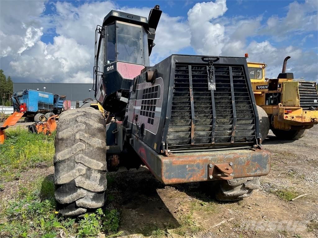 Valmet 911 حصادات