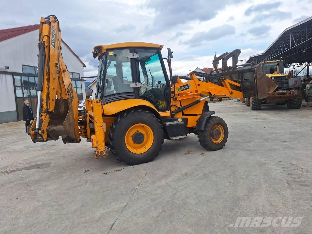JCB 3CX لوادر ذات جرافات عكسية