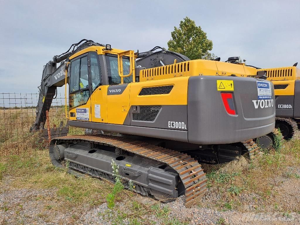 Volvo EC300D L حفارات زحافة