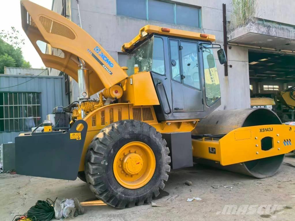 XCMG 142J مداحل أحادية الأسطوانة