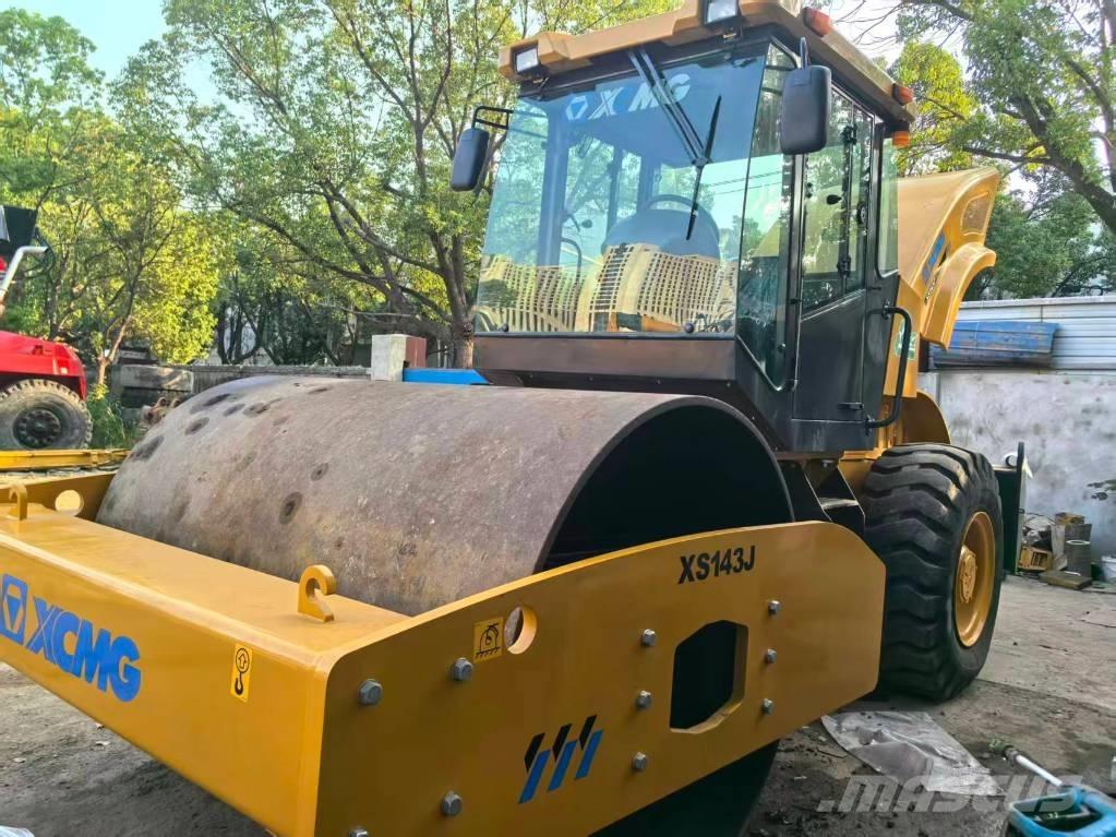 XCMG 142J مداحل أحادية الأسطوانة