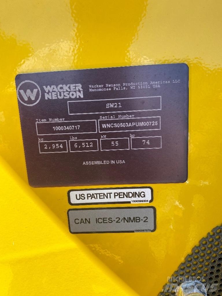 Wacker Neuson SW21 لوادر انزلاقية التوجيه