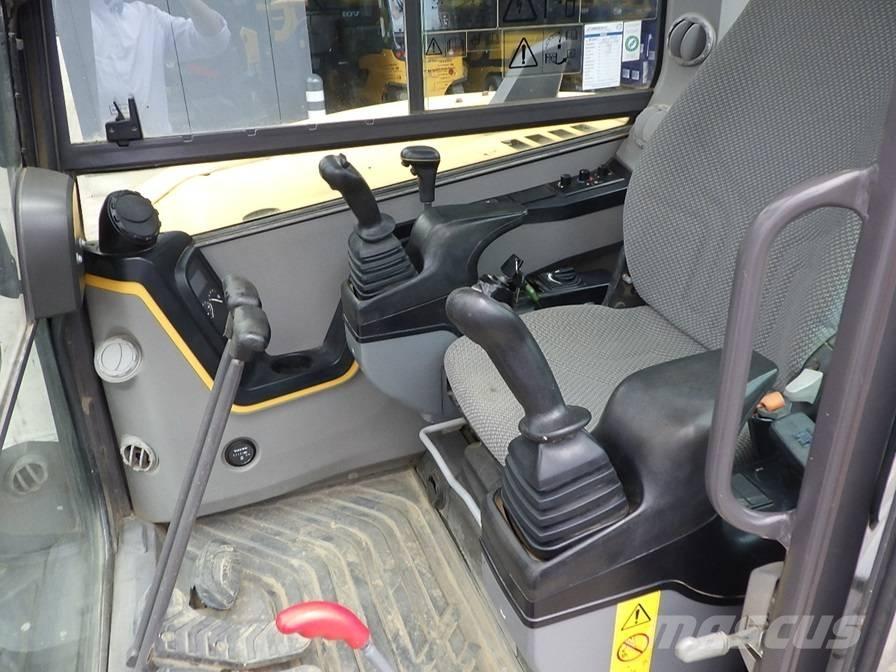 Volvo ECR 88 D حفارات زحافة