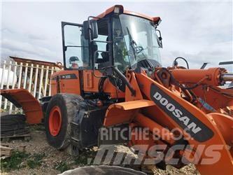 Doosan DL 300-3 لوادر بعجل