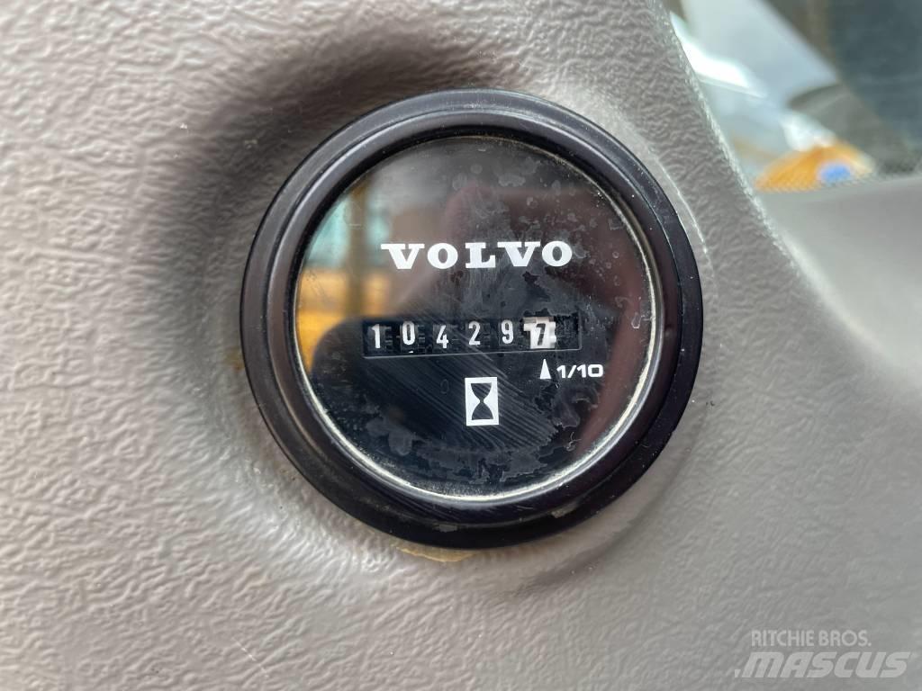 Volvo EC 480 E L حفارات زحافة