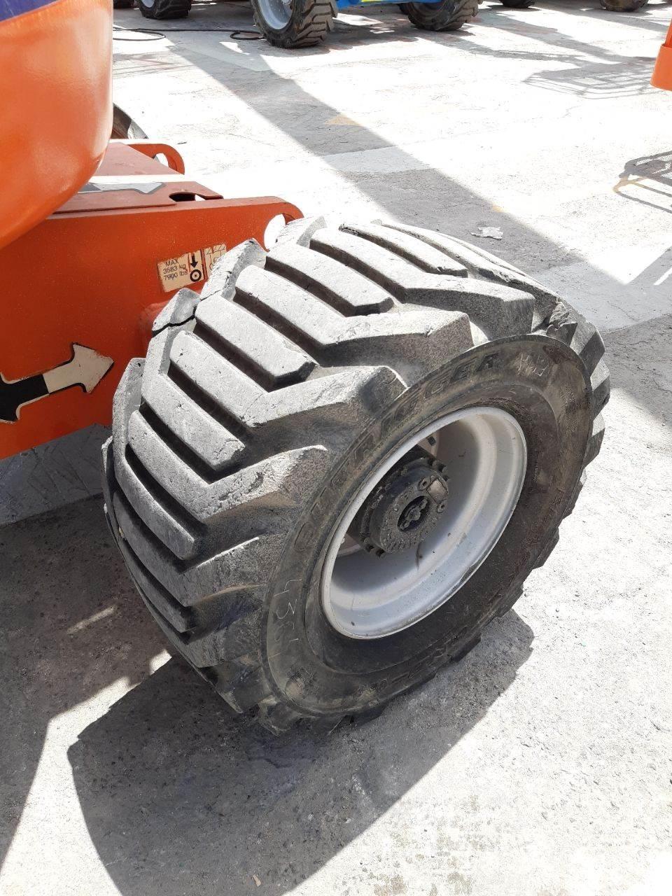 JLG 450AJ رافعات سلة مفصلية