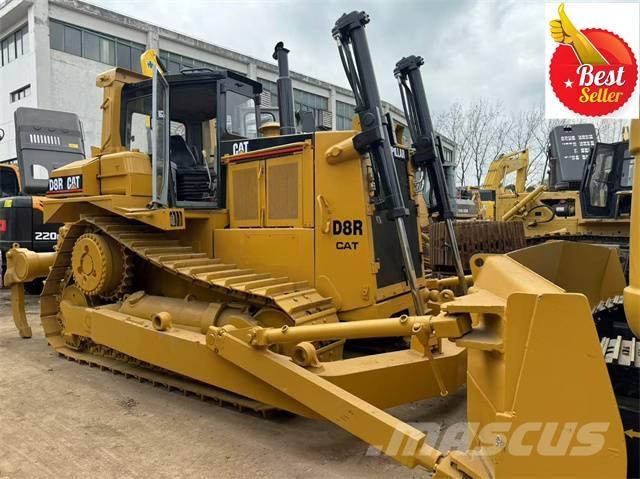 CAT D 8 R بلدوزرات مجنزرة