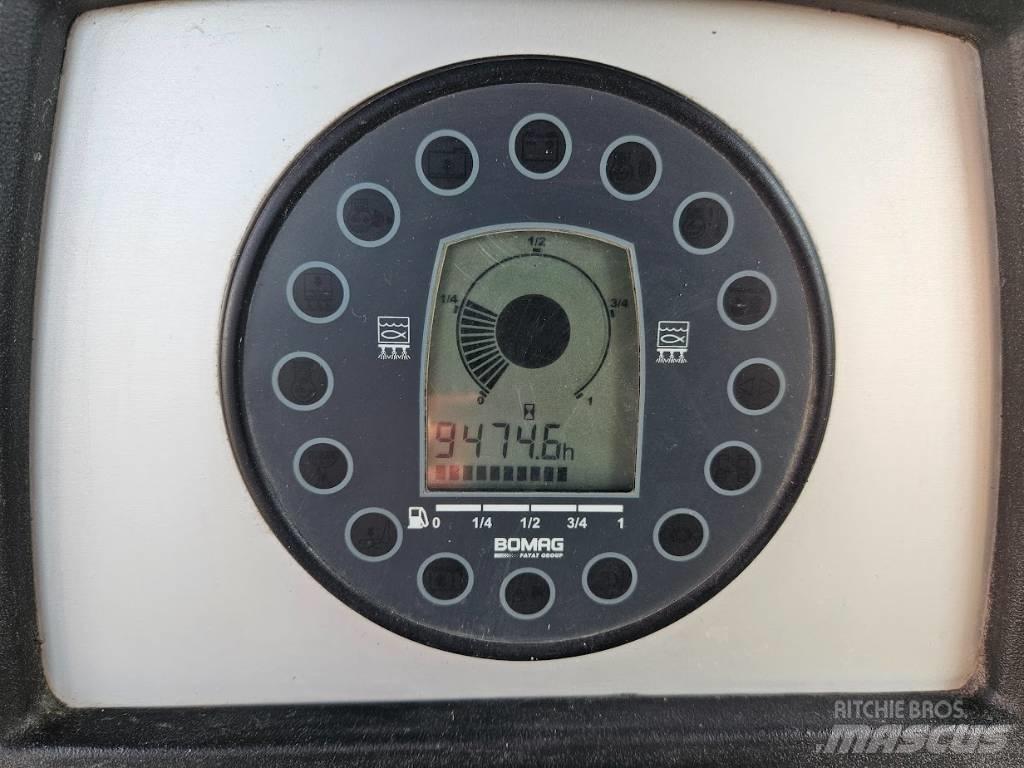 Bomag BW 174 A P-4 مداحل ثنائية الاسطوانة