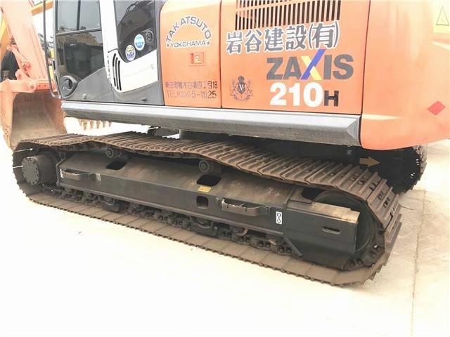 Hitachi zx210 حفارات زحافة