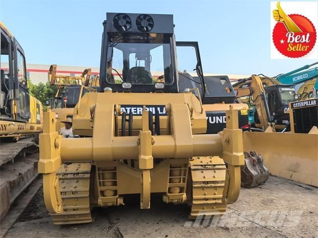 CAT D 7 G بلدوزرات مجنزرة