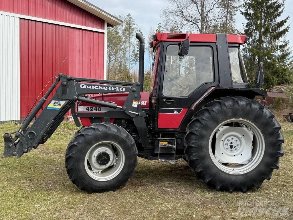 Case IH 4240 الجرارات