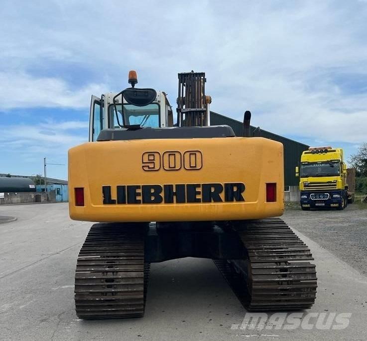 Liebherr R 900 C حفارات زحافة
