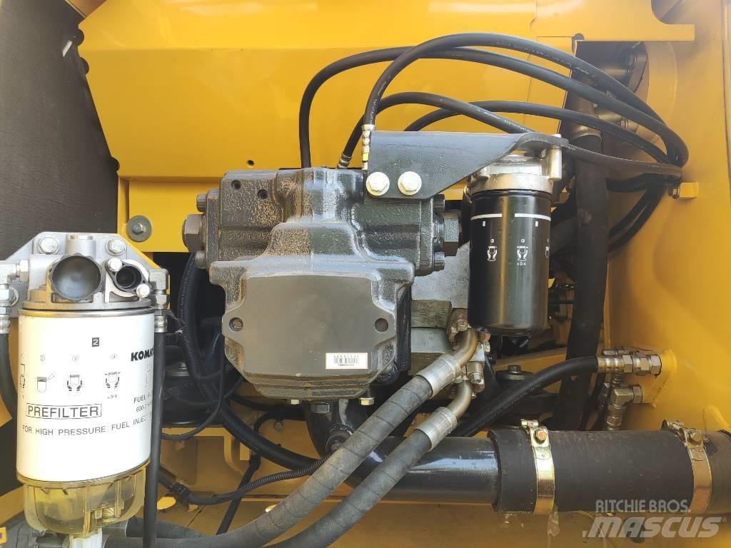 Komatsu PC 200-8 حفارات زحافة