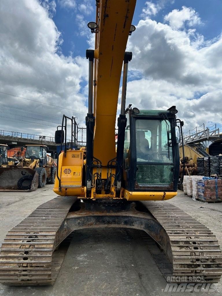 JCB JS 220 LC حفارات زحافة