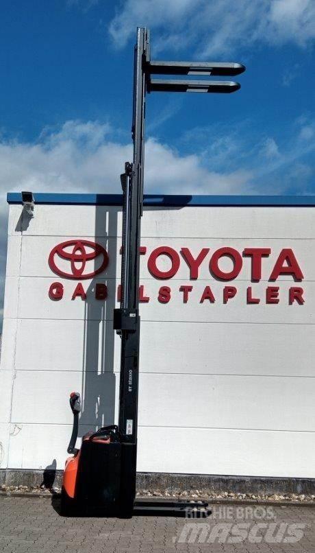 Toyota BT SWE145L معدات التكديس الجوالة