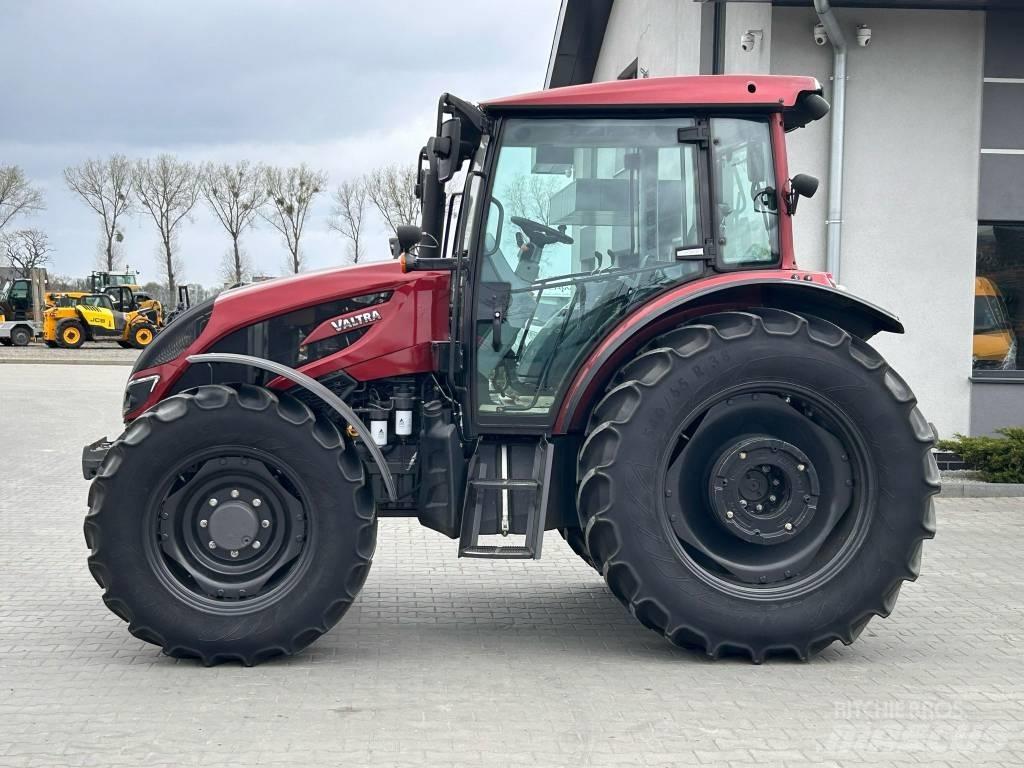 Valtra A 104 الجرارات