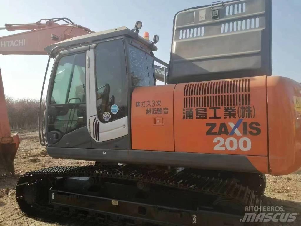 Hitachi ZX 200 حفارات زحافة