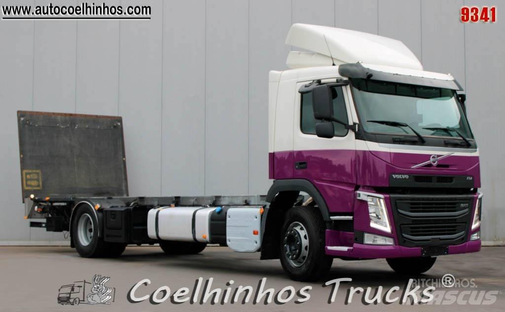 Volvo FM 330 شاحنات بمقصورة وهيكل