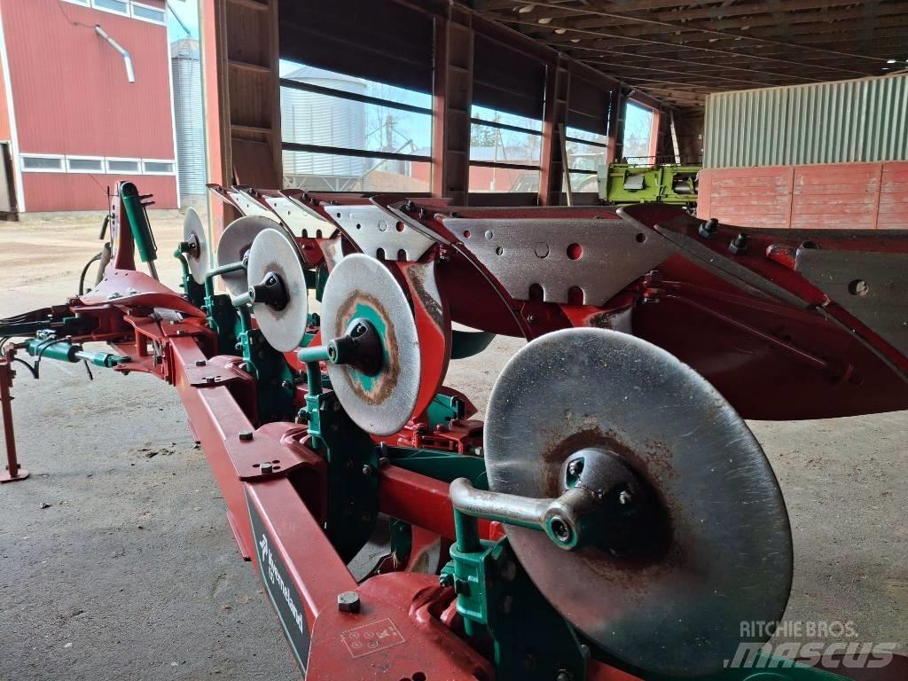 Kverneland ED85 محاريث عكسية
