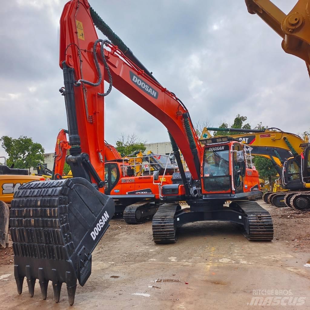 Doosan DX 300 LC حفارات زحافة