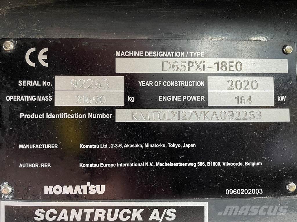 Komatsu D65PXI-18 بلدوزرات مجنزرة