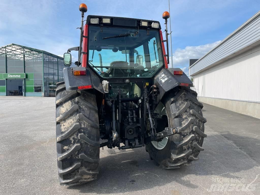 Valtra X 120 الجرارات