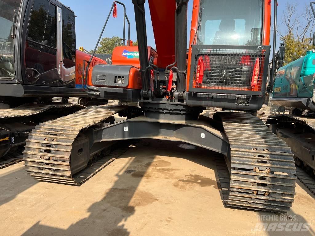 Doosan DX 225 LC حفارات زحافة