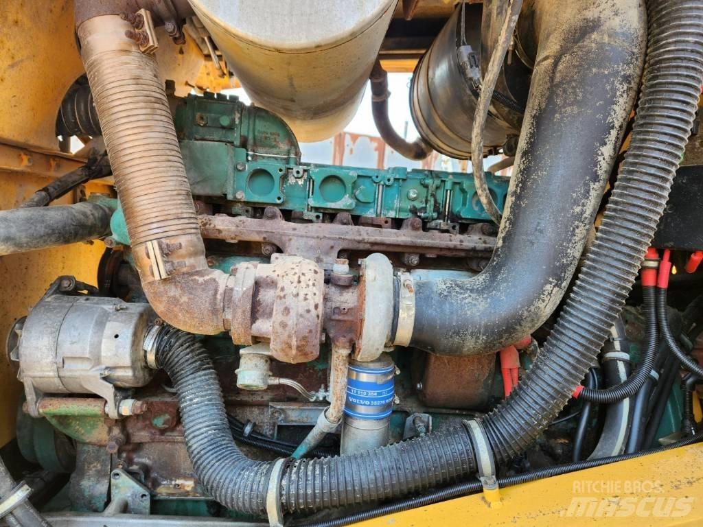 Volvo L 120 E لوادر بعجل