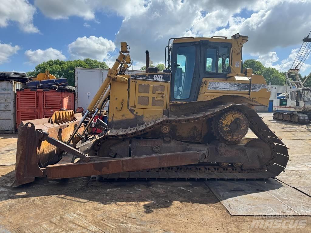 CAT D 6 R LGP بلدوزرات مجنزرة