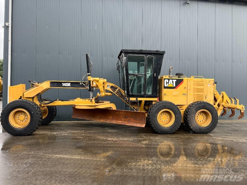CAT 140K معدات تمهيد الطرق