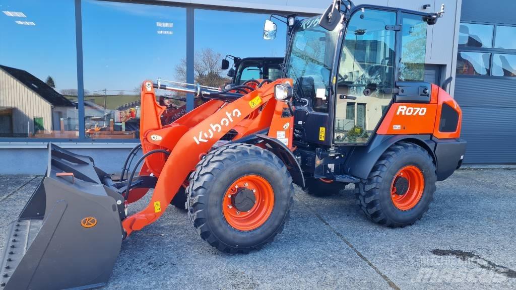 Kubota R 070 لوادر بعجل