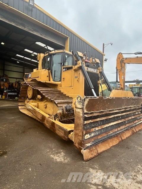 CAT D 6 T LGP بلدوزرات مجنزرة