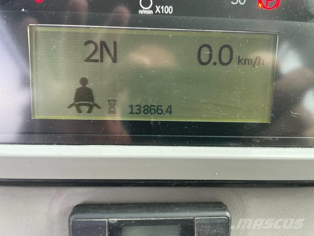 CAT 980 M لوادر بعجل