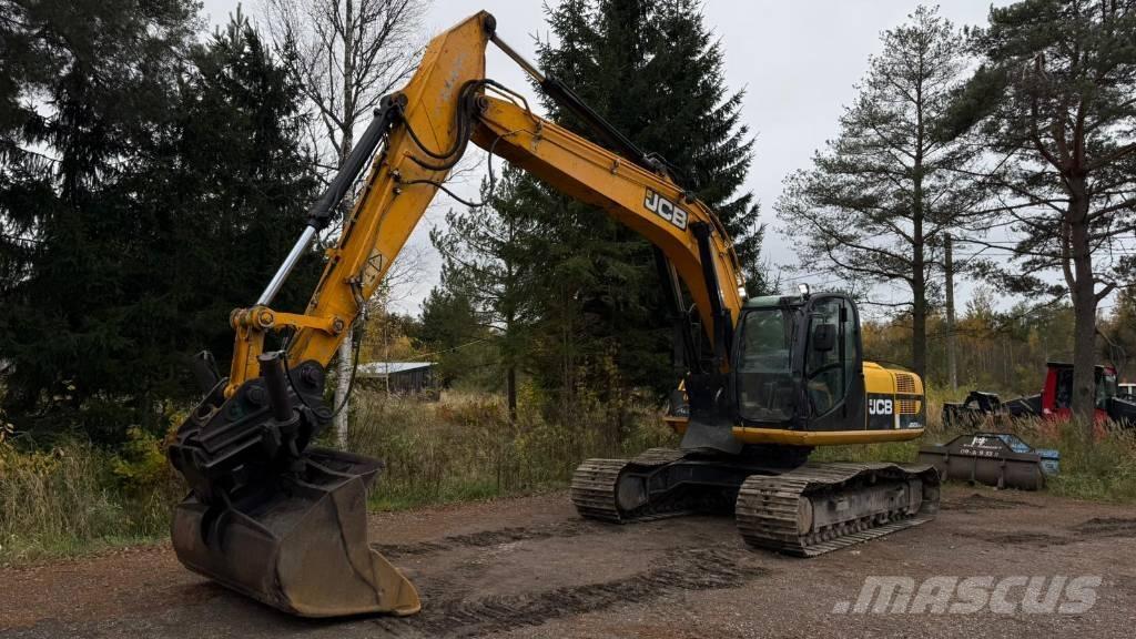 JCB JS 210 LC حفارات زحافة