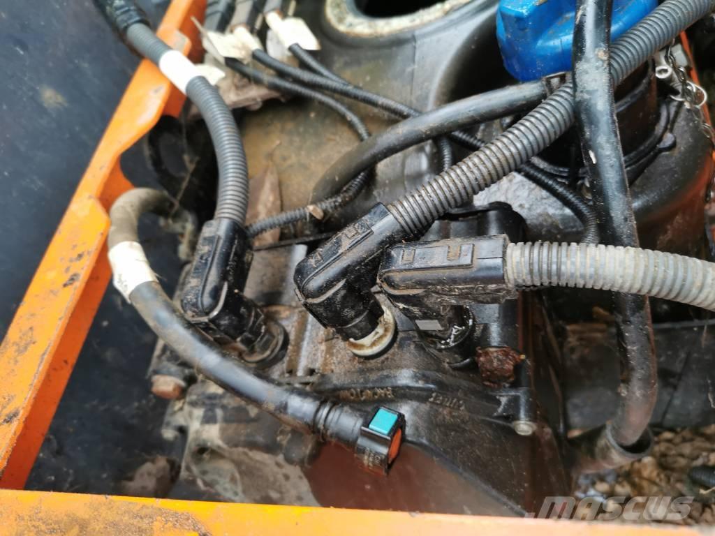 Doosan DX 225 SLR حفارات زحافة