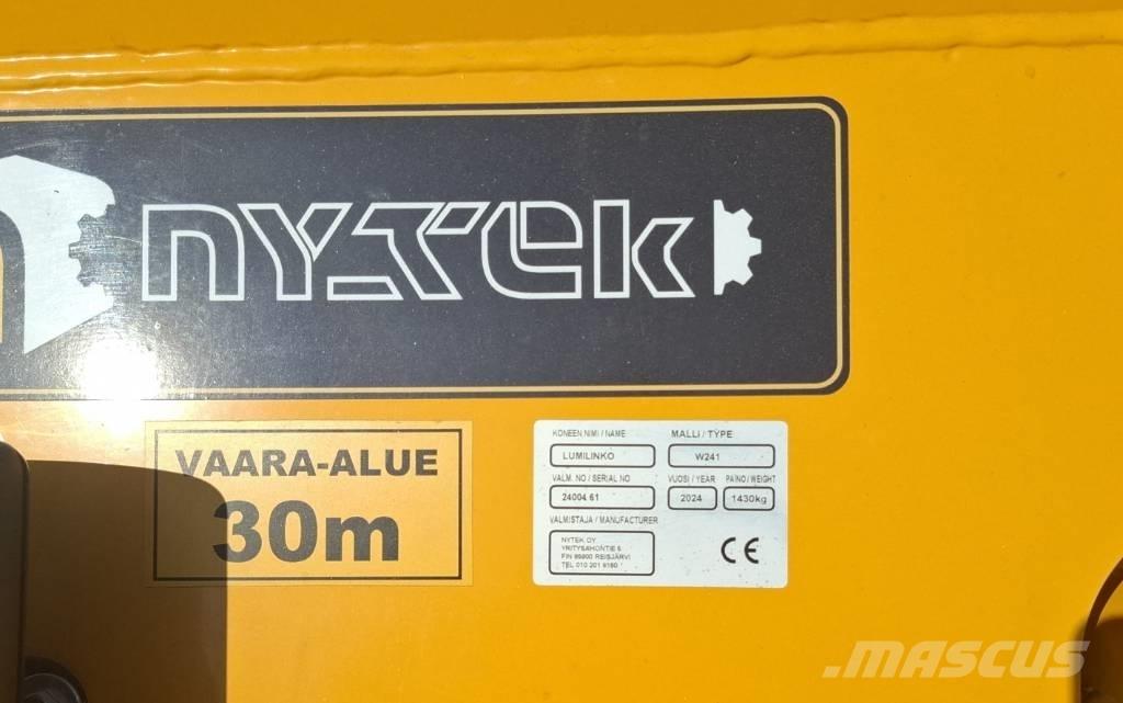 Wieska 255 ماكينات أخرى لتجهيز الأراضي