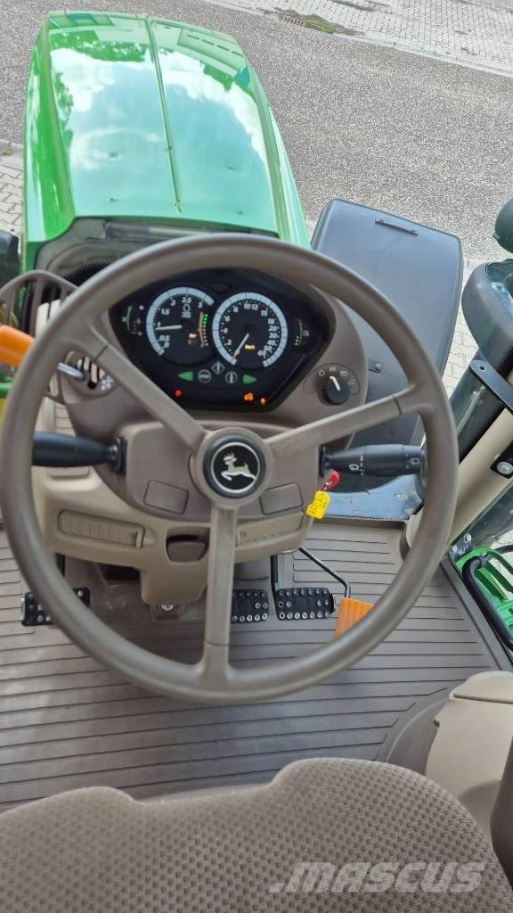 John Deere 6155 R الجرارات
