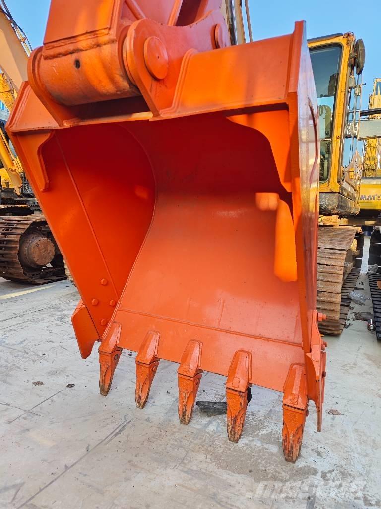 Hitachi ZX 210 حفارات زحافة