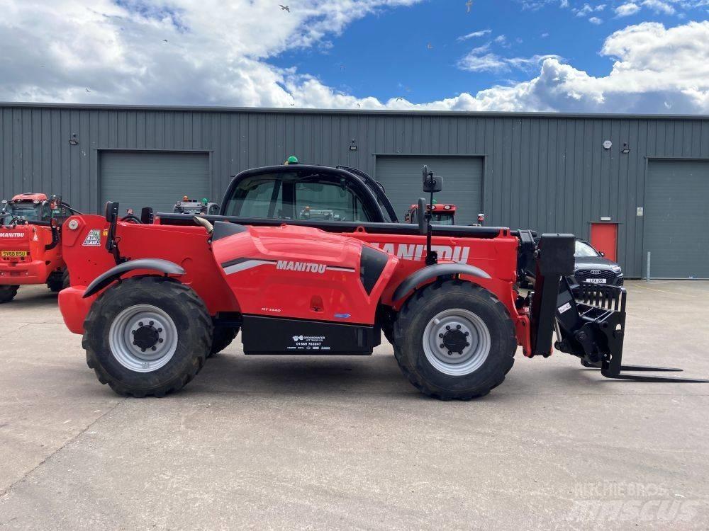 Manitou MT 1440 مناولات متداخلة