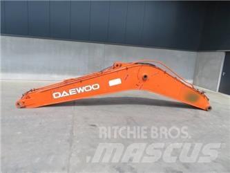 Daewoo DX 225 LC الشاسيه والتعليق