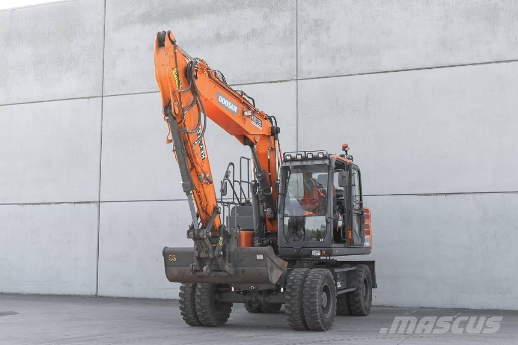 Doosan DX 140 W حفارات بعجل