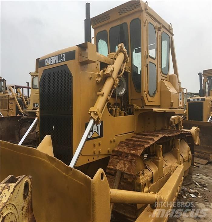 CAT D 8 H بلدوزرات مجنزرة