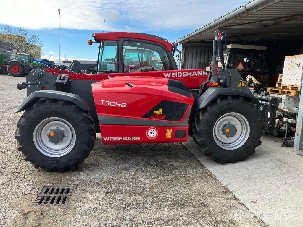 Weidemann T7042 معدات مناولة لأغراض الزراعة