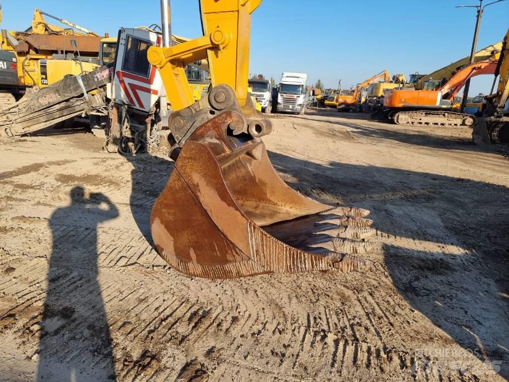 CASE CX 210 LC حفارات زحافة
