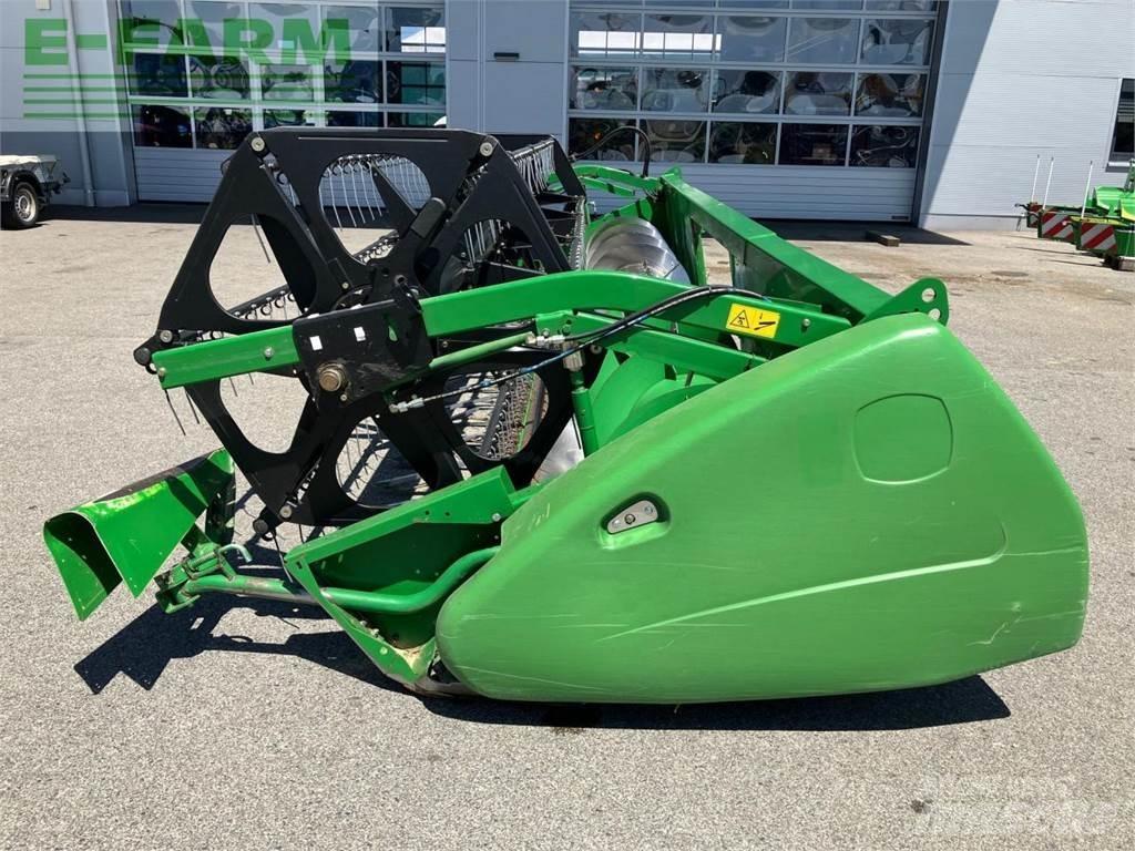 John Deere 620R ملحقات الحصادات