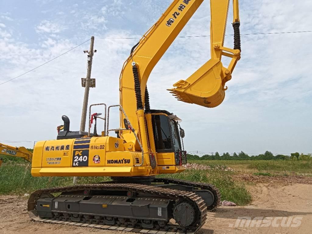 Komatsu PC 240 LC حفارات زحافة
