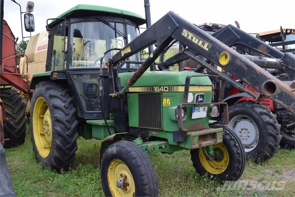 John Deere 1640 الجرارات