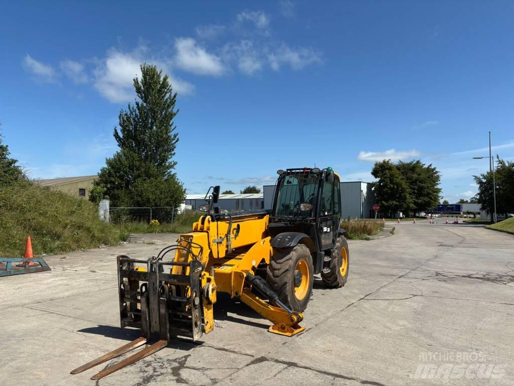 JCB 540-140 مناولات متداخلة